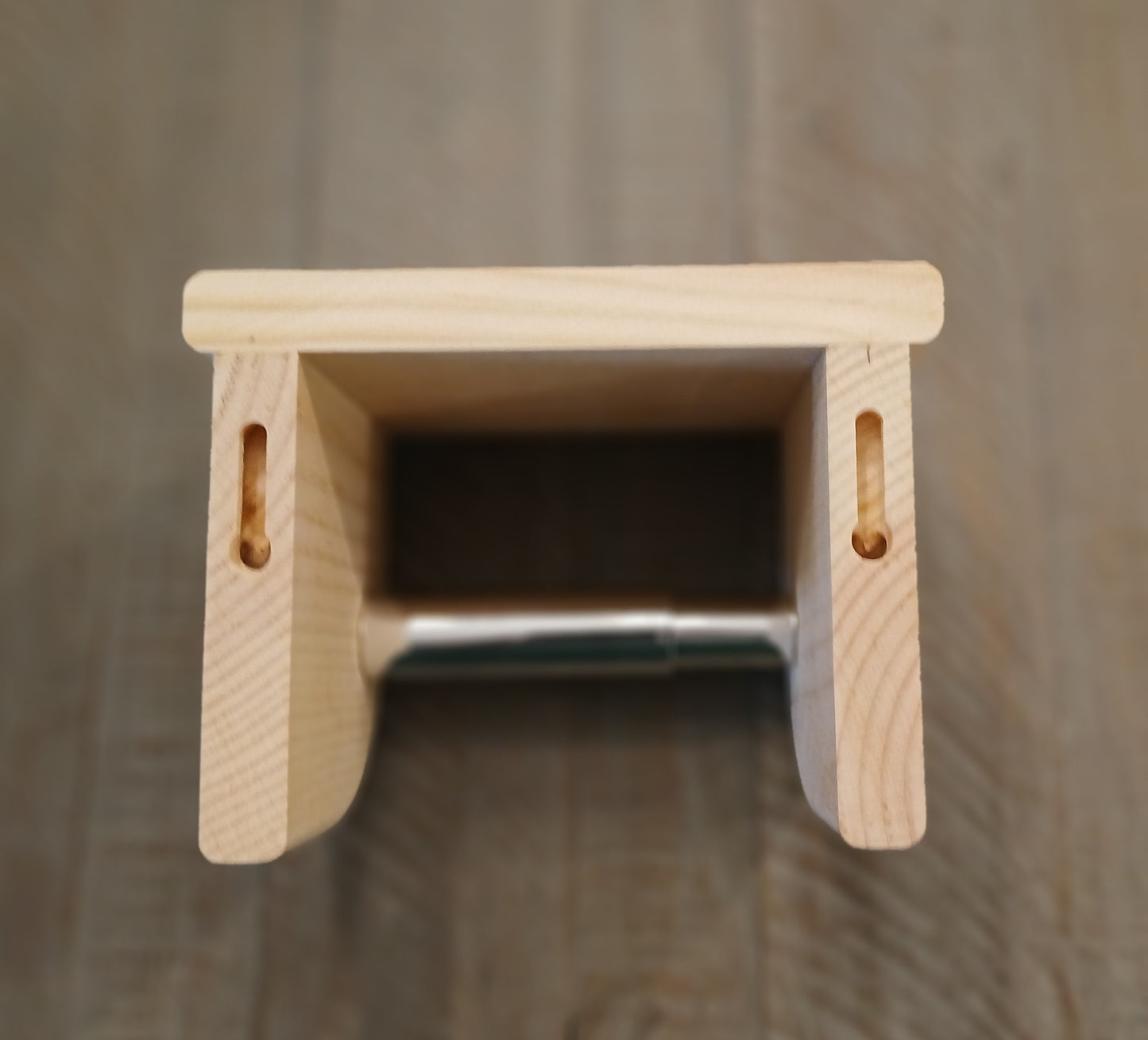 Toilet tissue dispenser shelf