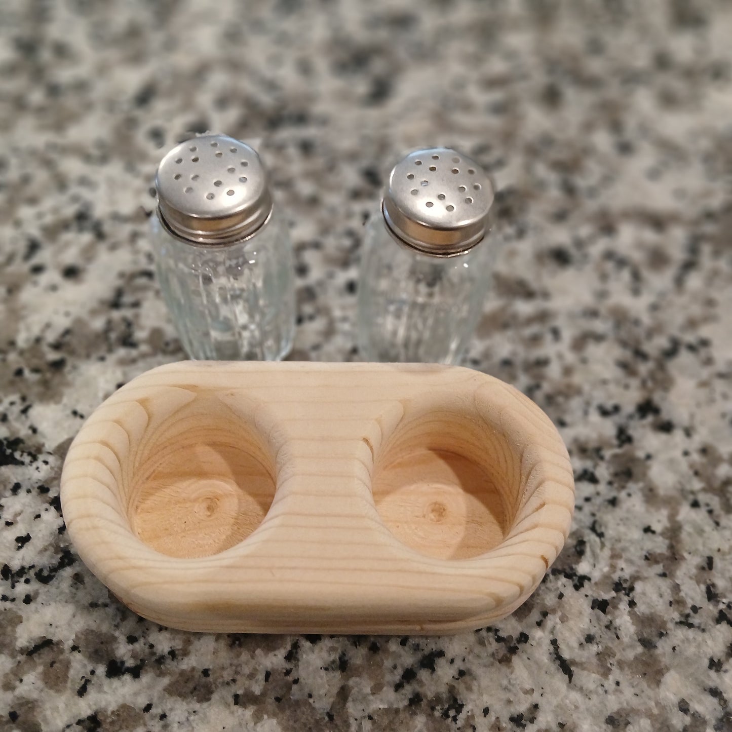 Salt and pepper shaker set
